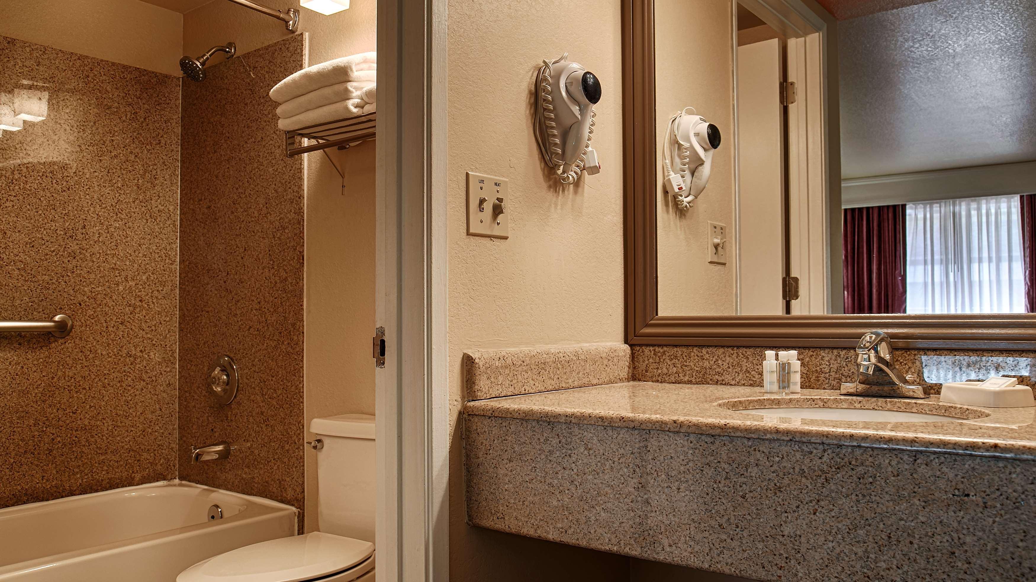 Best Western Heritage Inn Конкорд Экстерьер фото