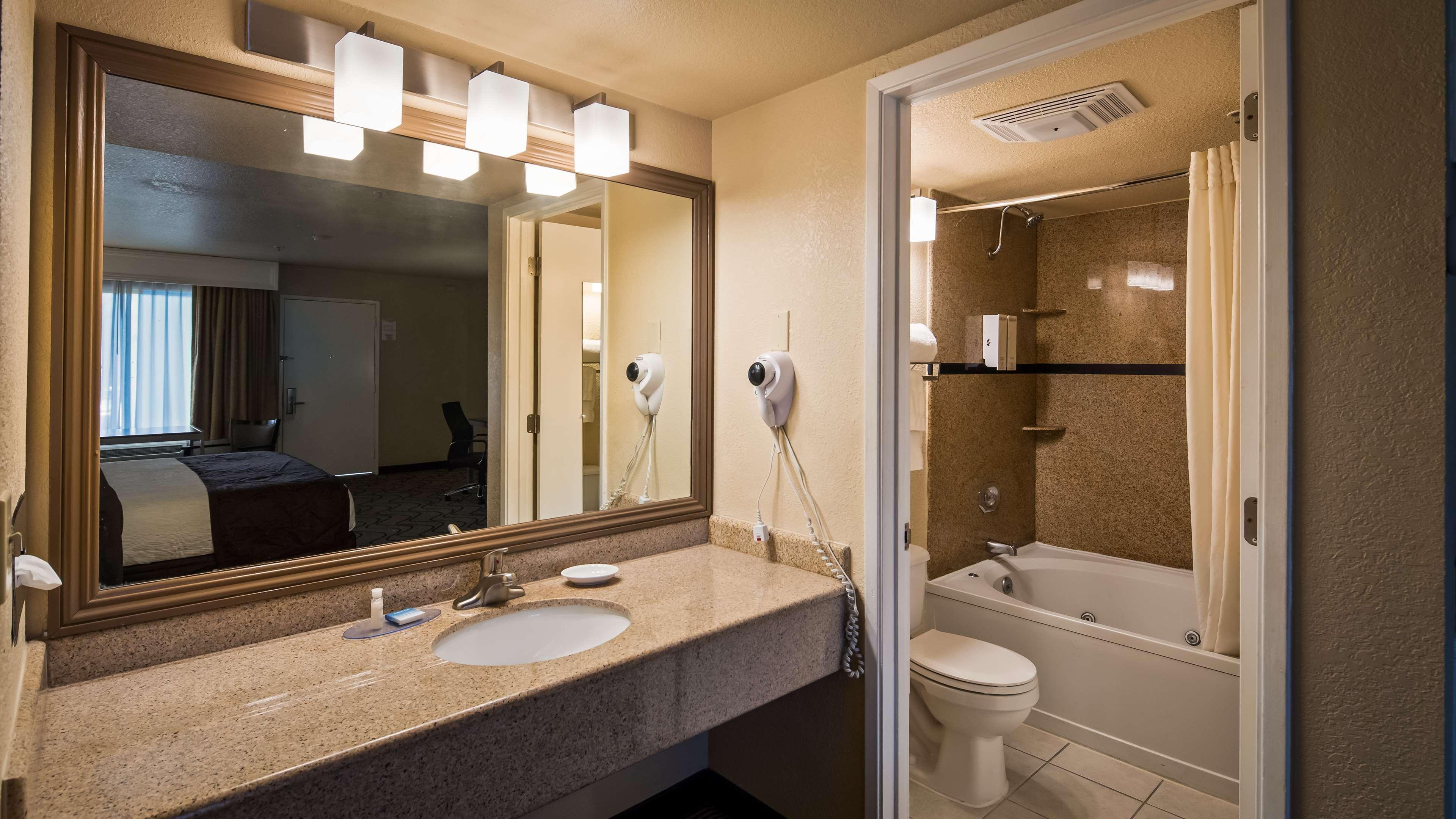 Best Western Heritage Inn Конкорд Экстерьер фото