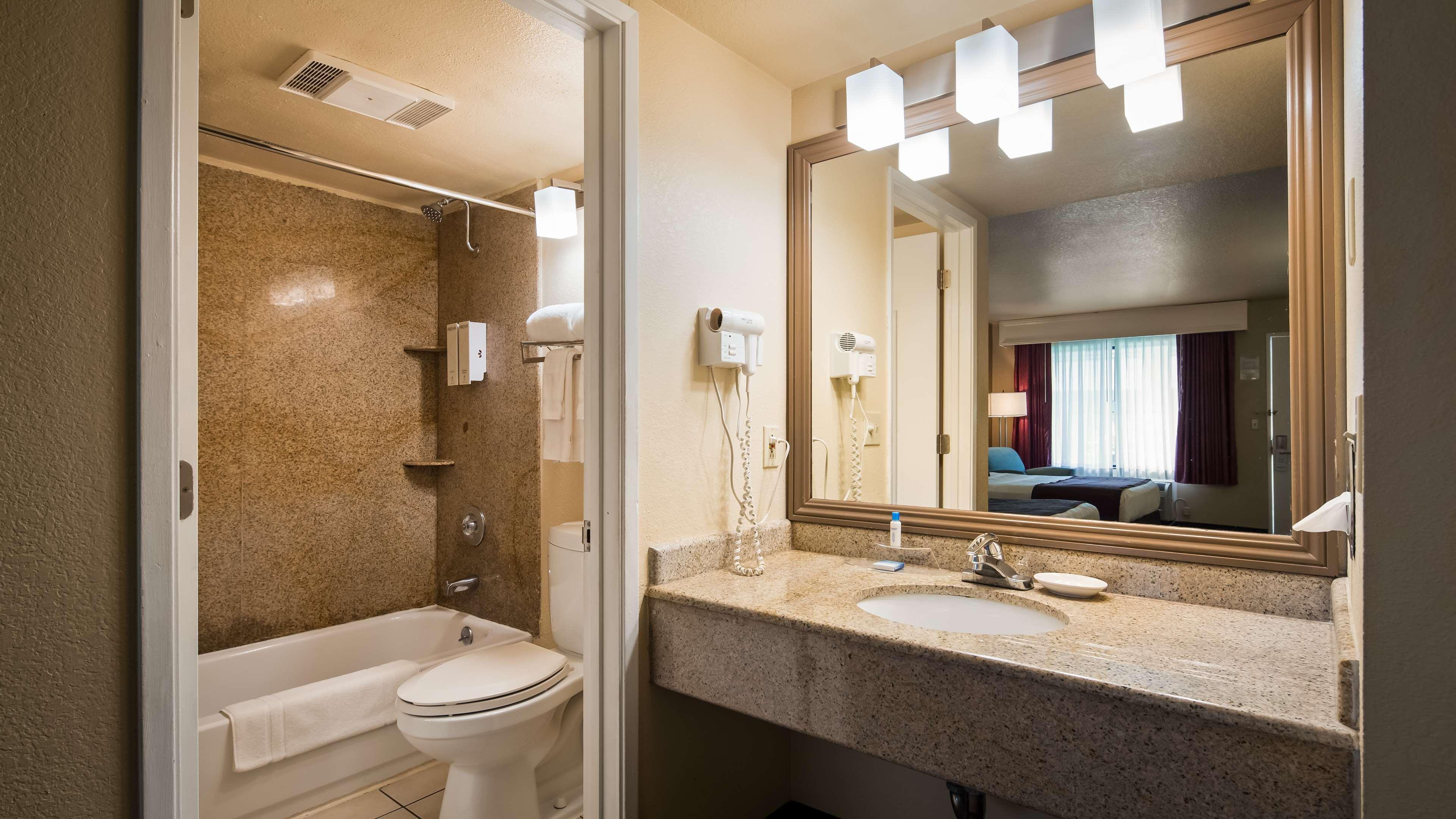 Best Western Heritage Inn Конкорд Экстерьер фото
